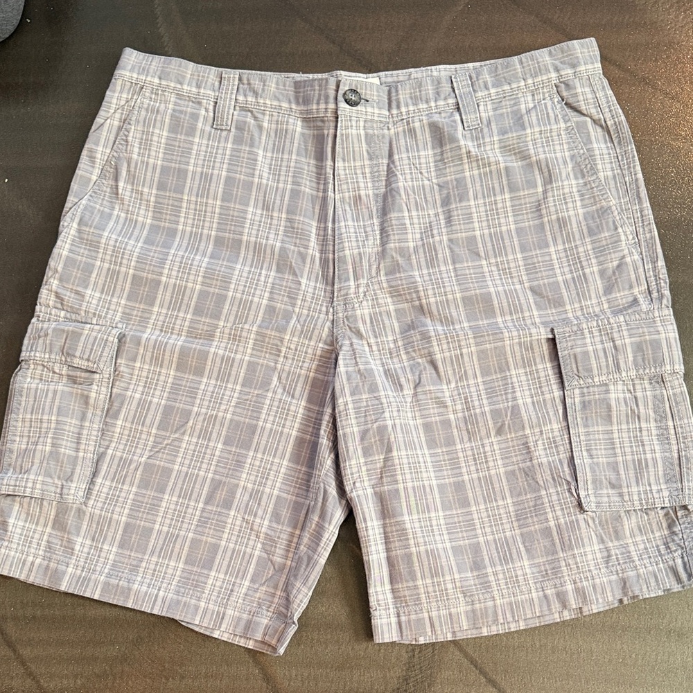 Dockers Cargo Shorts Mens 38 Gray Plaid Classic Fit Utility Pockets Casual SALE!